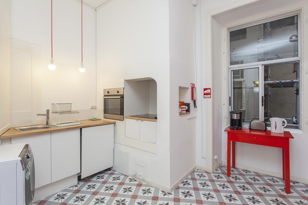 5 Sins Chiado Hostel Lisboa Екстериор снимка
