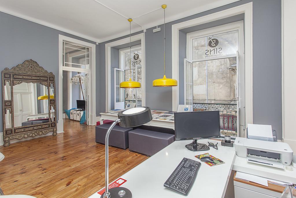 5 Sins Chiado Hostel Lisboa Екстериор снимка