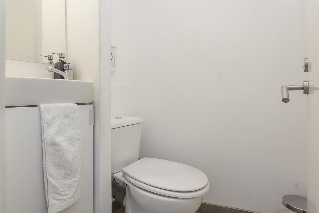 5 Sins Chiado Hostel Lisboa Екстериор снимка