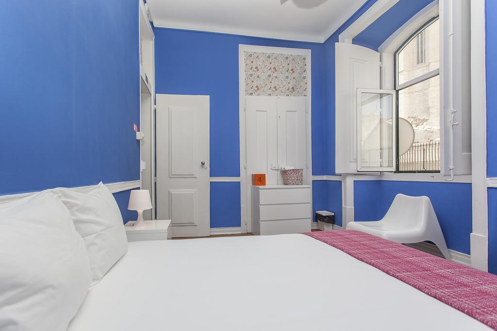 5 Sins Chiado Hostel Lisboa Стая снимка