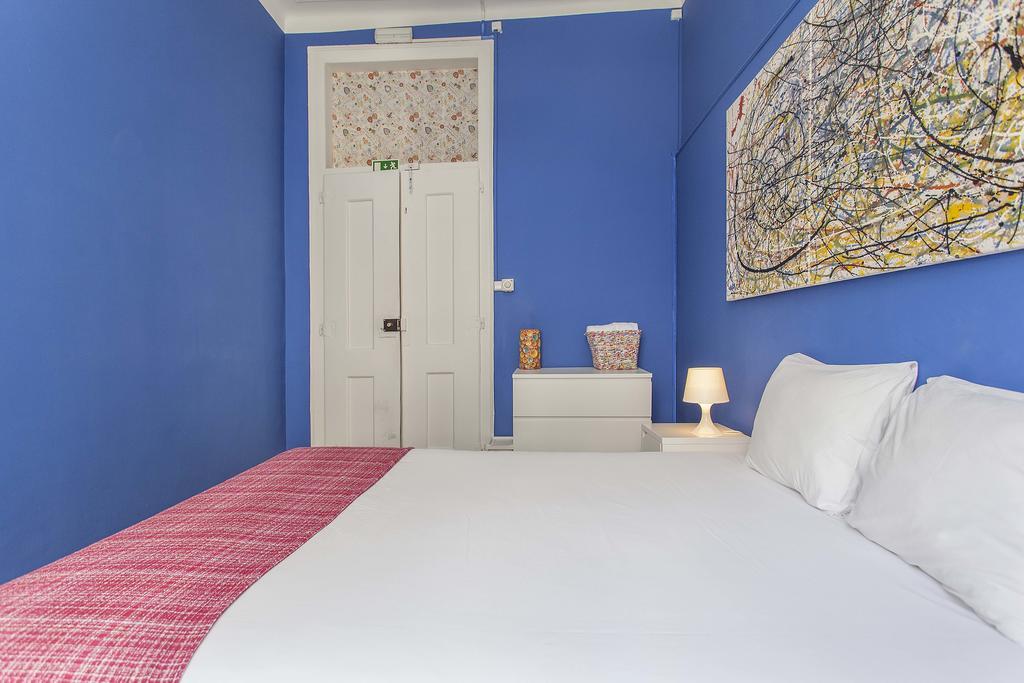 5 Sins Chiado Hostel Lisboa Стая снимка