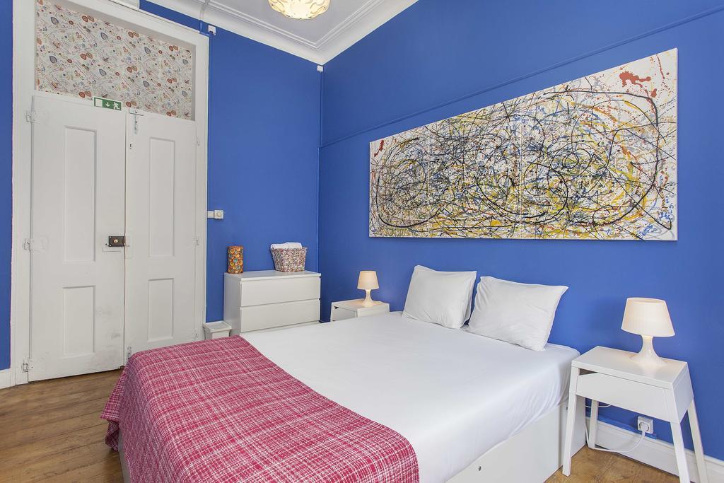 5 Sins Chiado Hostel Lisboa Стая снимка