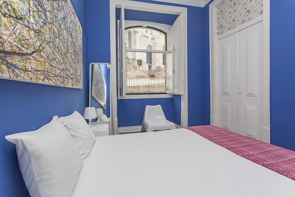 5 Sins Chiado Hostel Lisboa Стая снимка
