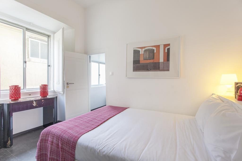 5 Sins Chiado Hostel Lisboa Стая снимка