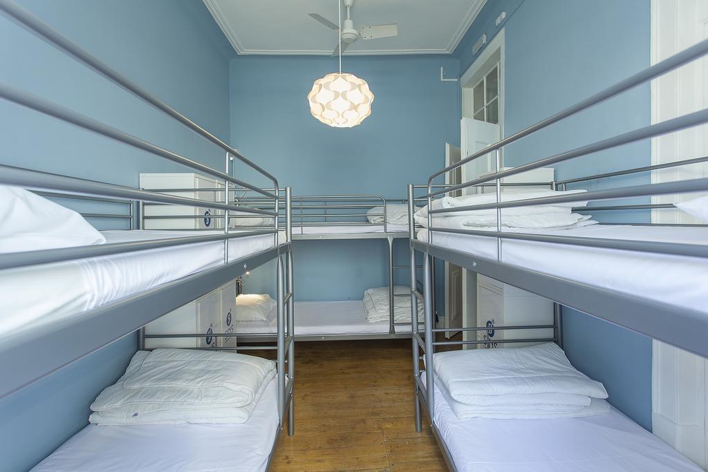 5 Sins Chiado Hostel Lisboa Стая снимка